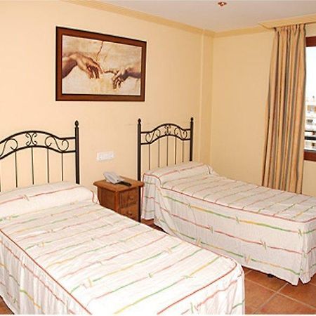 Apartamentos Mediterraneo Marbella Exterior photo