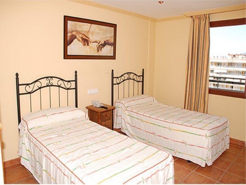 Apartamentos Mediterraneo Marbella Exterior photo